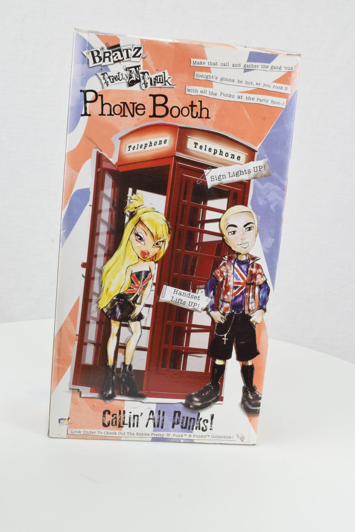 Bratz "Pretty N Punk" London Phone Booth