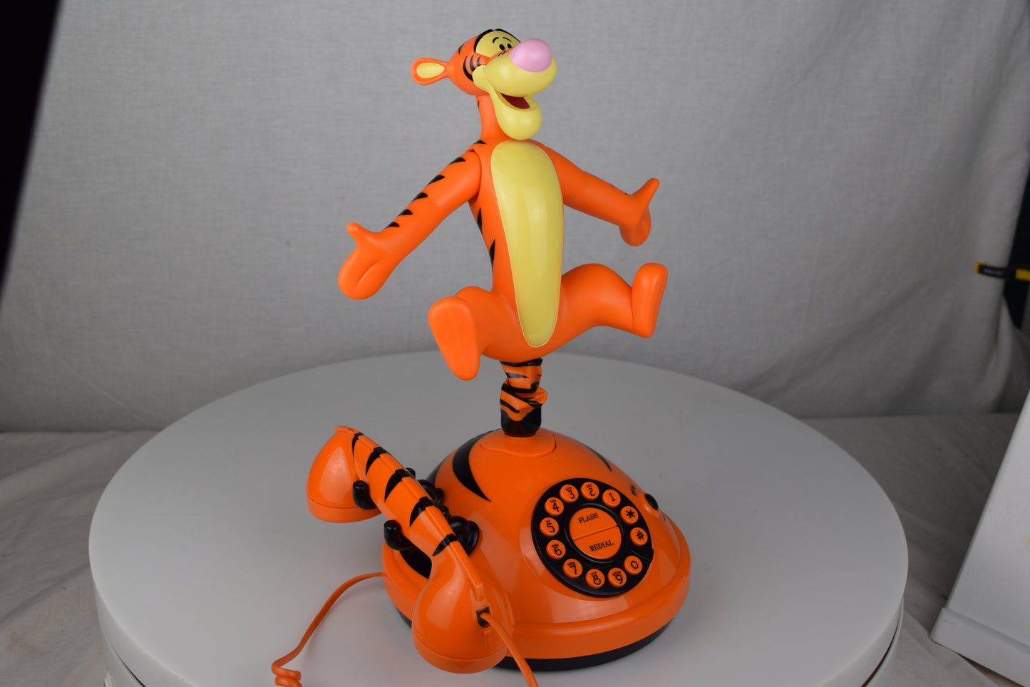 Animated Tigger Phone - Bounces and Talks