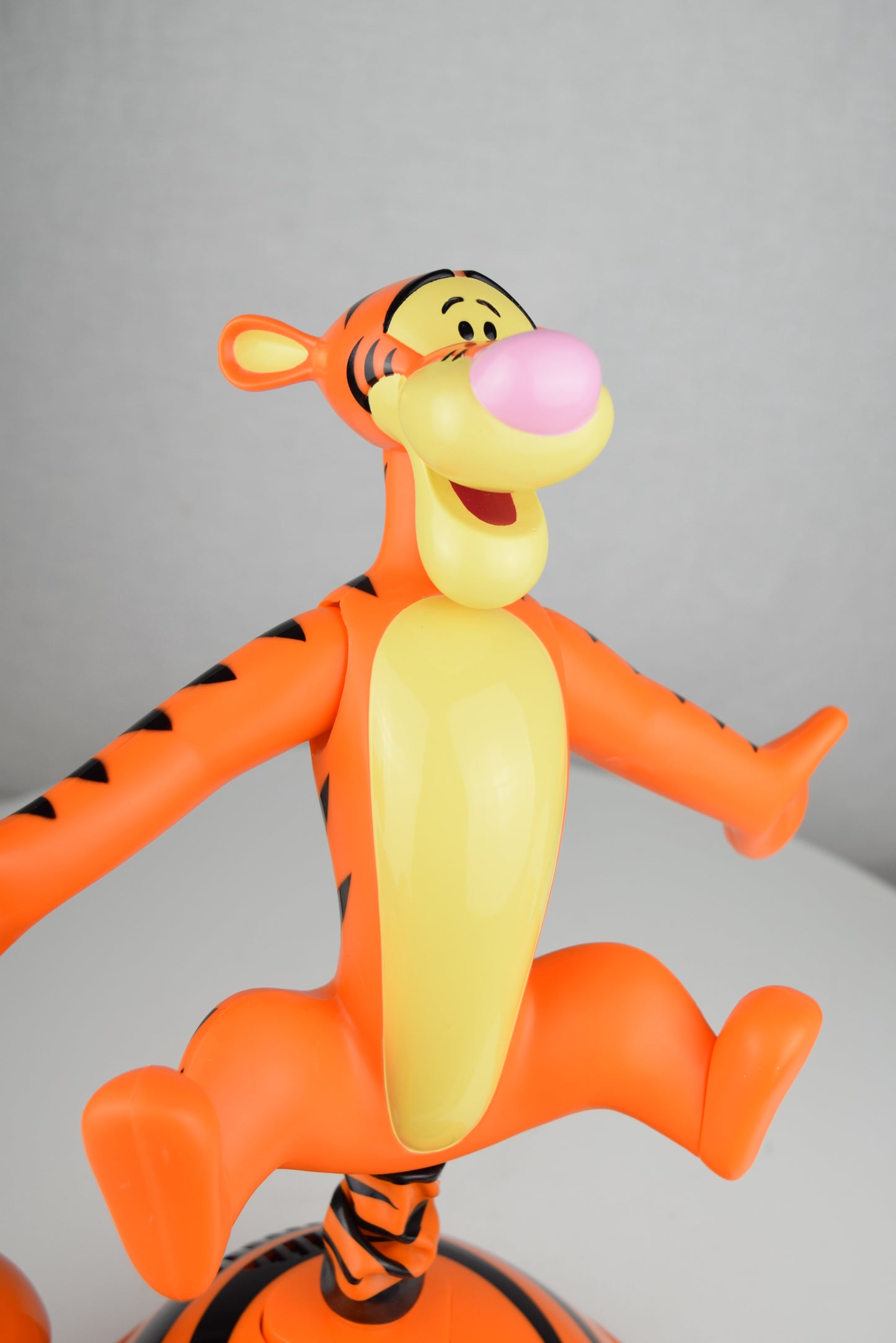 Animated Tigger Phone - Bounces and Talks