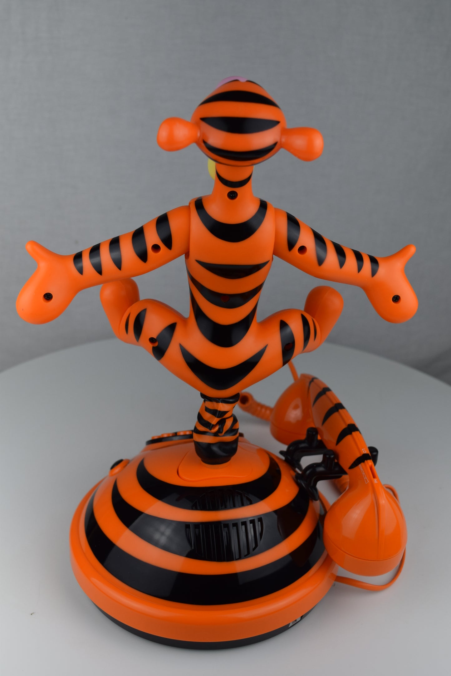 Animated Tigger Phone - Bounces and Talks