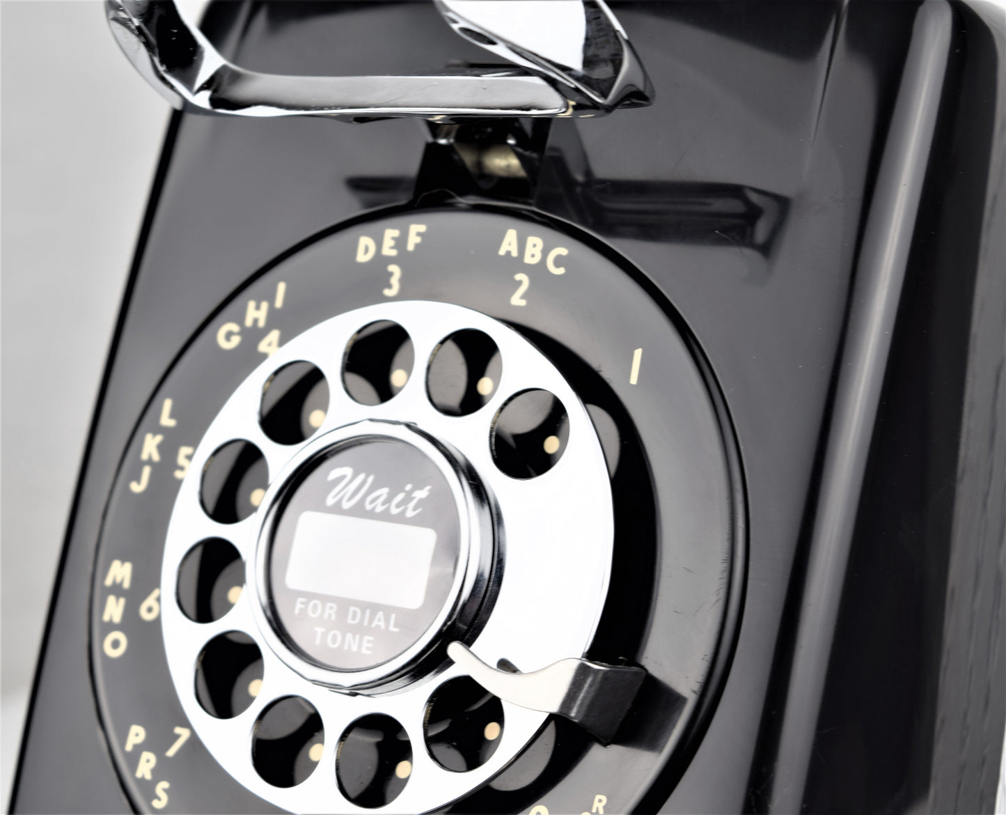 Black 554 Wall Telephone - Chrome Fingerwheel - Fully Restored and Working