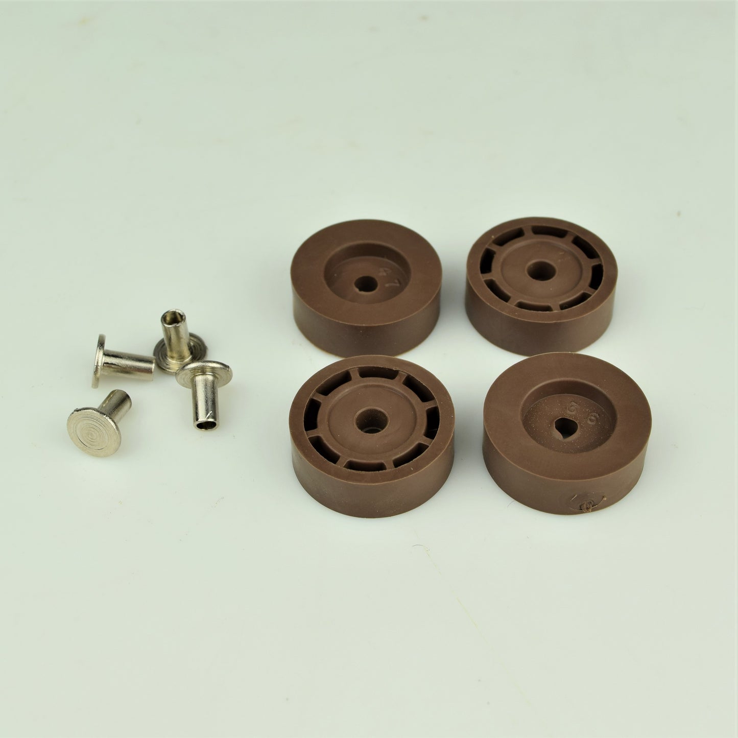 Feet - 500 / 2500 Brand New - Set of 4 with Hardware
