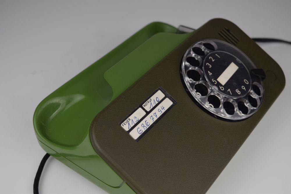 Post DFeAp320 Phone from East Germany - 1980s