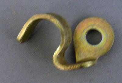 352 - Center Wire Management Bracket