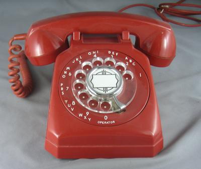 Stromberg Carlson 1543 - Red