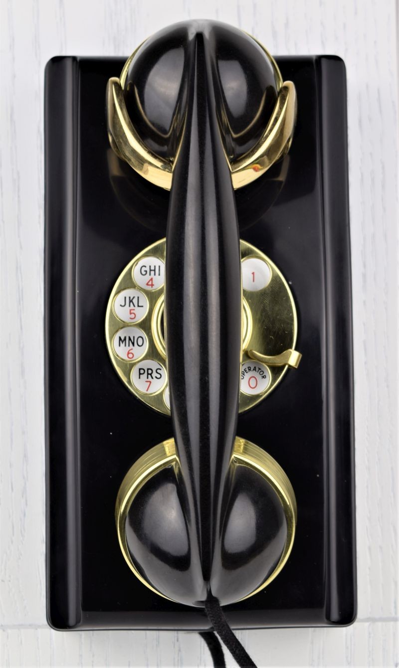 354 - Black - Brass Trim