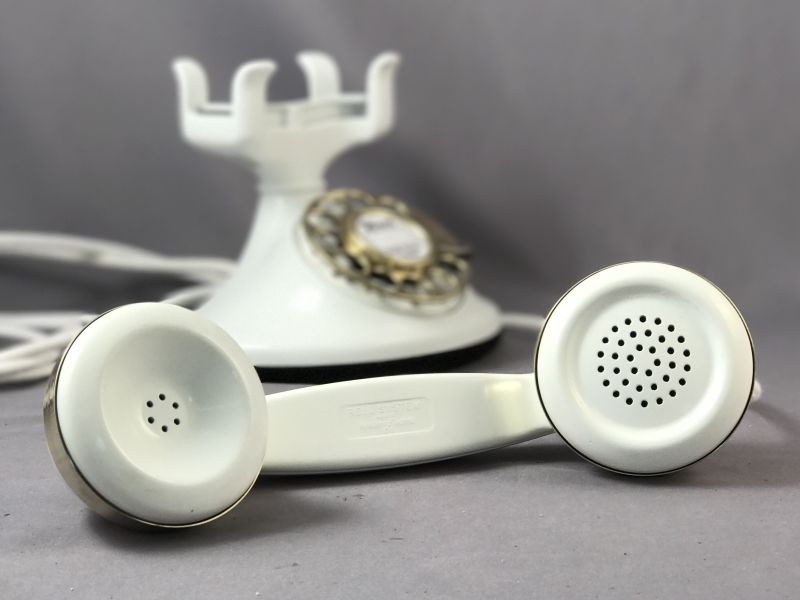 202 - White - Brass Trim