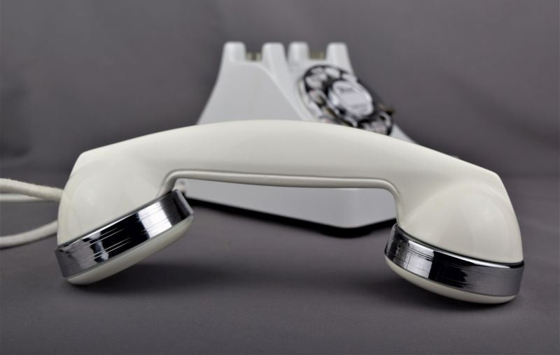 302 - White - Chrome Trim