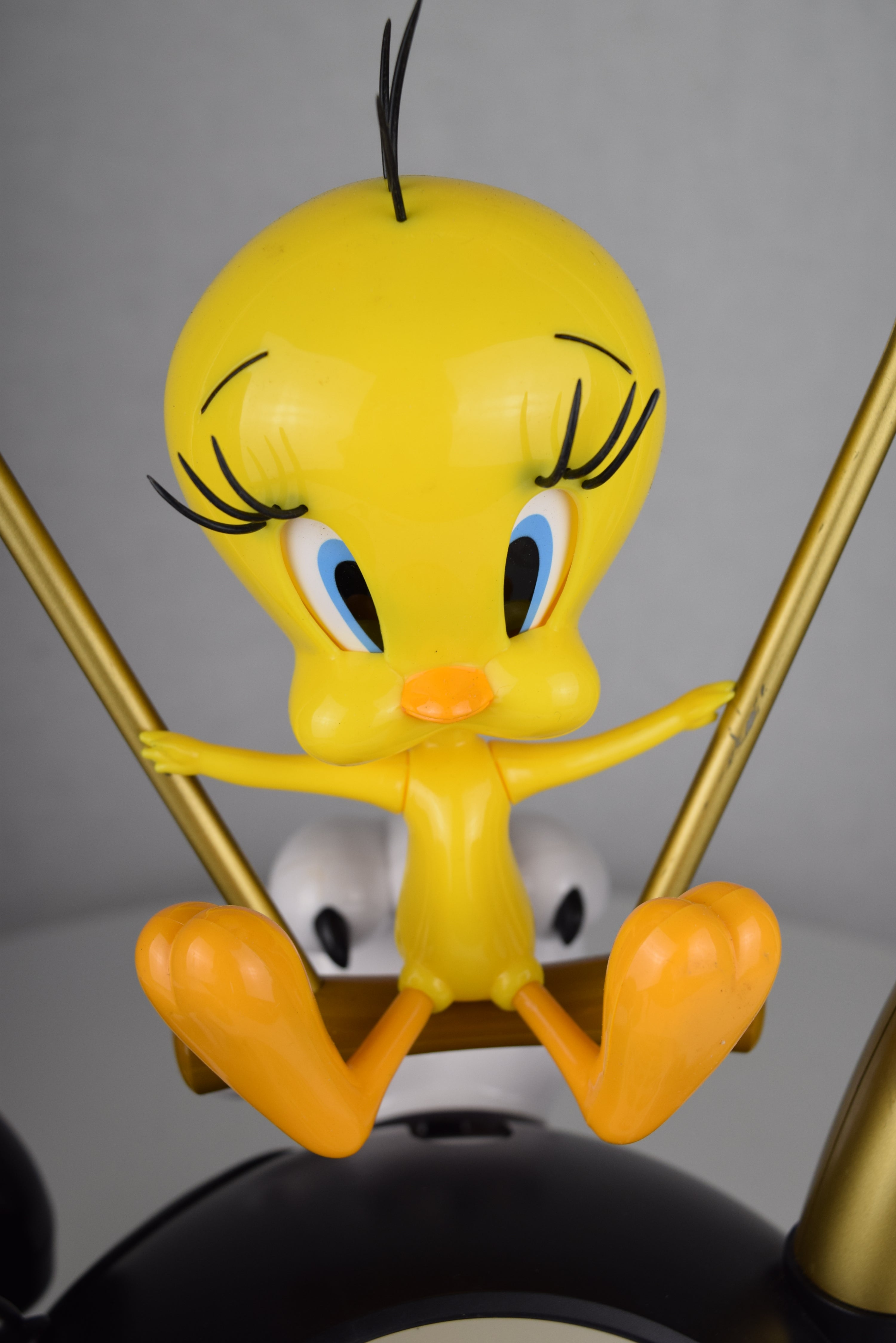 Tweety Bird Animated Telephone 2024 Talking Alarm Clock Am Fm Radio Digital Works