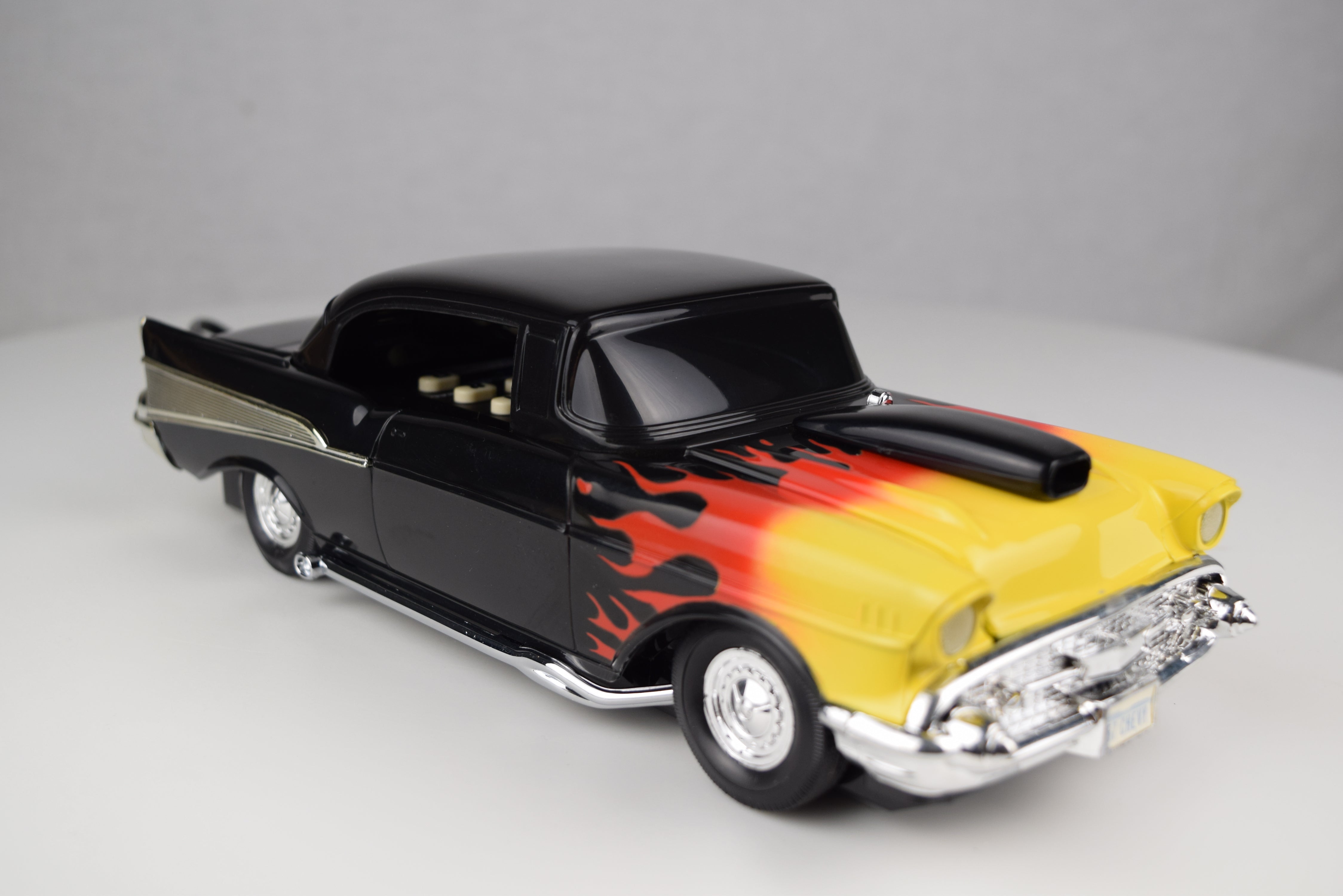 Hot wheels store 57 chevy flames