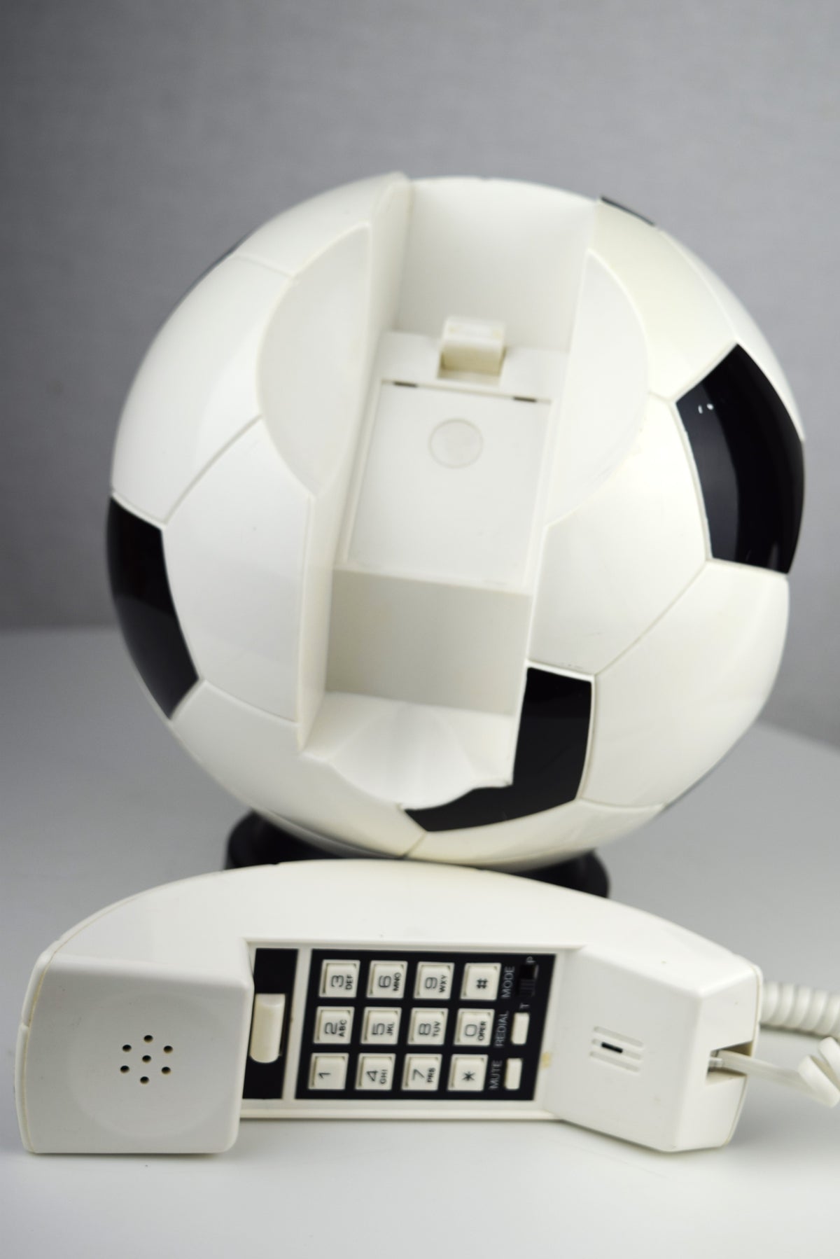 Soccer Ball Novelty Telephone – oldphoneworks