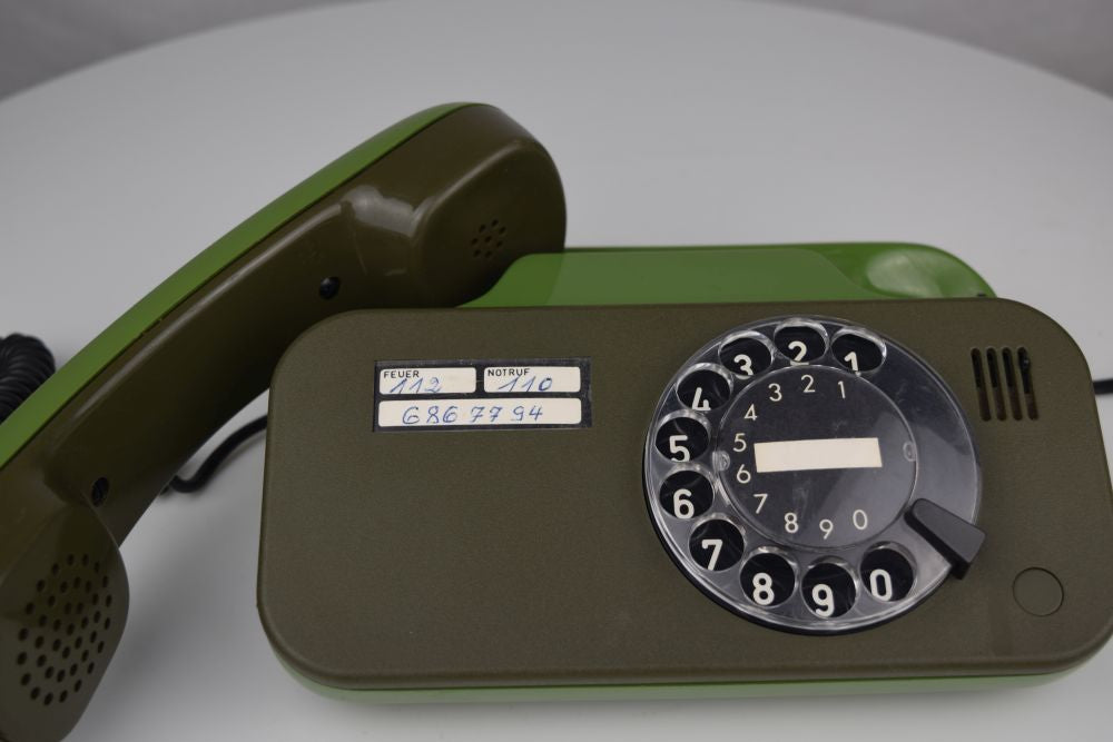 Post DFeAp320 Phone from East Germany - 1980s